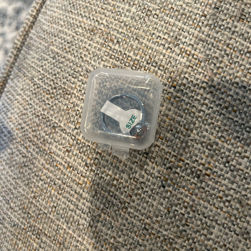 Bomb party ring size 8 - Picture 5 of 5
